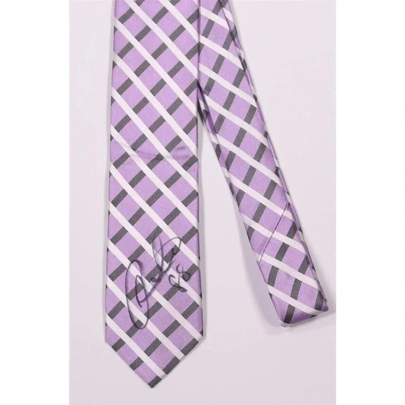 Patrick Kane Worn and Autographed 2014 Hockey Fights Cancer Silk Necktie - Picture 5 of 9